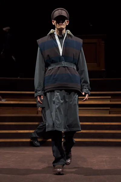 Look 12